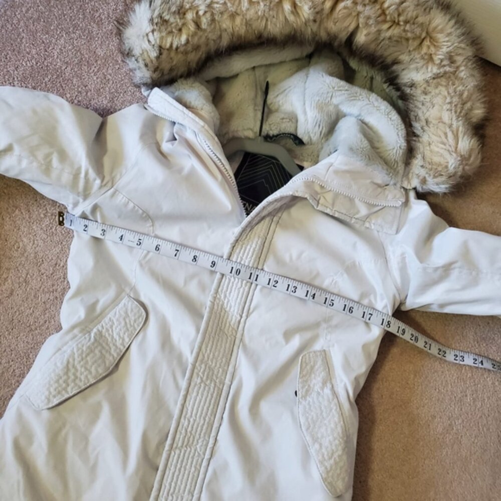 Aritzia TNA Aspen Insulated White Fur Hooded Winter Jacket XS - Picture 6 of 7